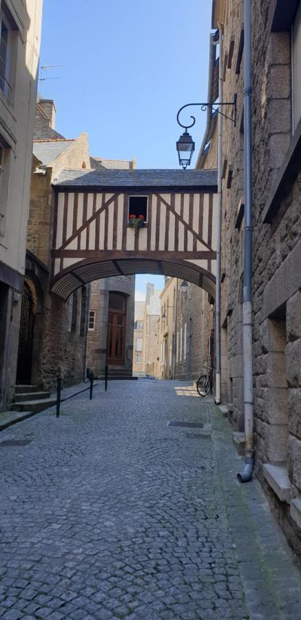 Les Vieux Remparts Saint-Malo Exterior foto